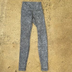 Lululemon SPEED TIGHT V size 4